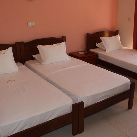 Restaurante Residencial Nova Cidade Porto Novo Kültér fotó