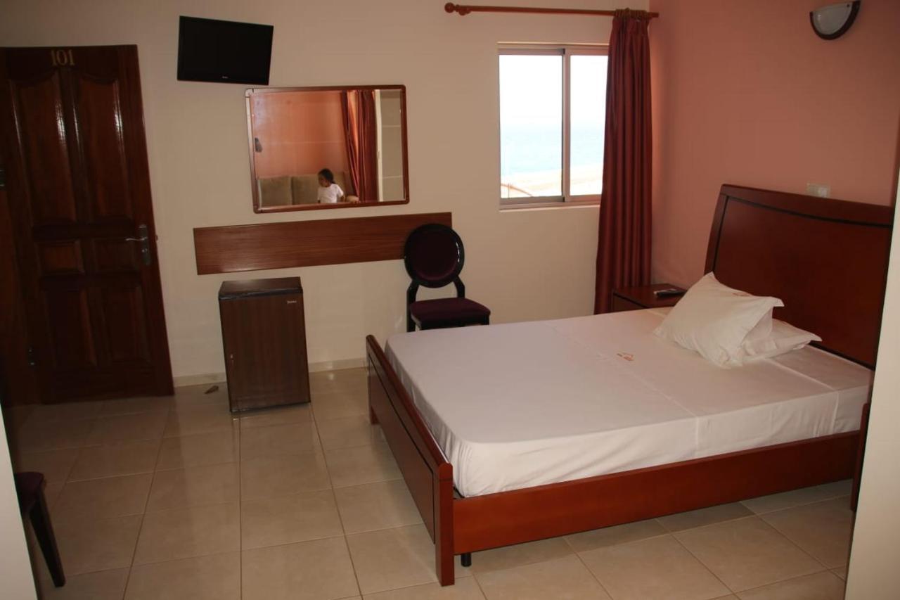 Restaurante Residencial Nova Cidade Porto Novo Kültér fotó