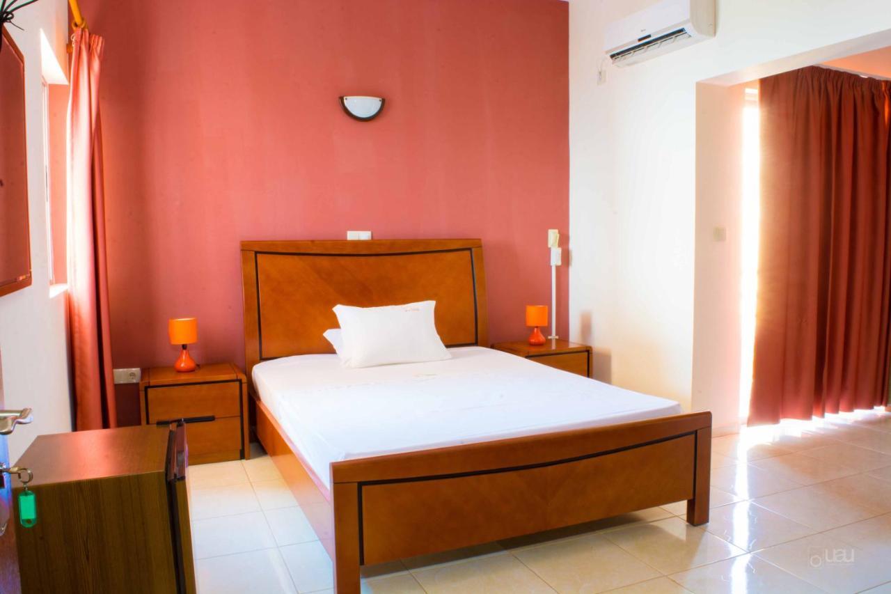 Restaurante Residencial Nova Cidade Porto Novo Kültér fotó
