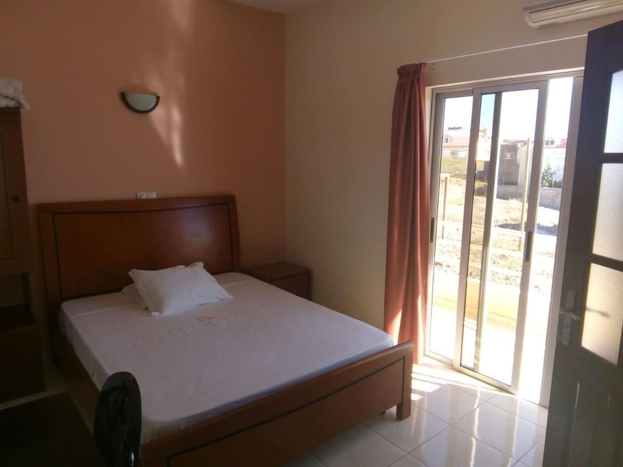 Restaurante Residencial Nova Cidade Porto Novo Kültér fotó